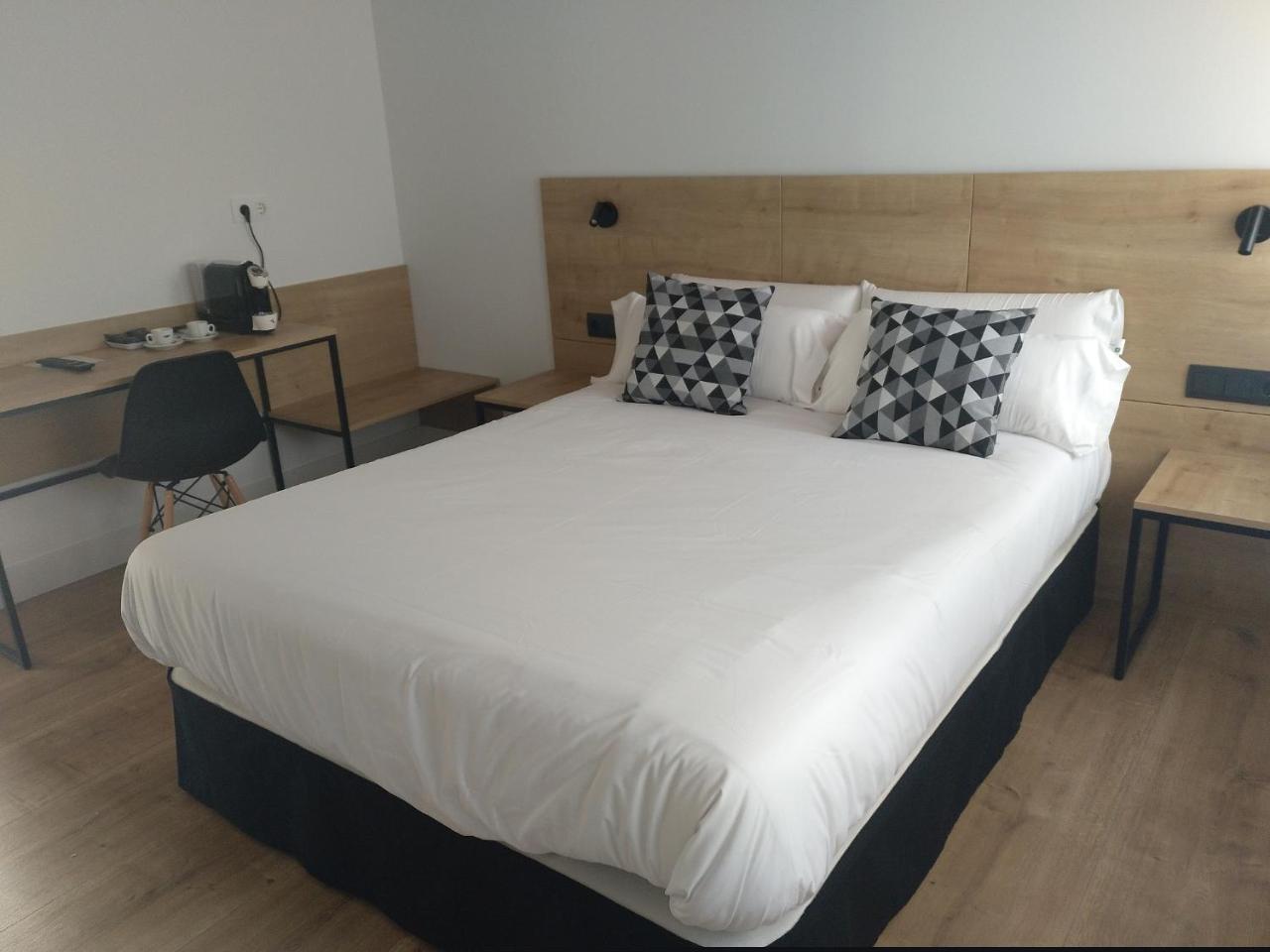 Hotel Entrerailes 卡萨拉雷纳 外观 照片